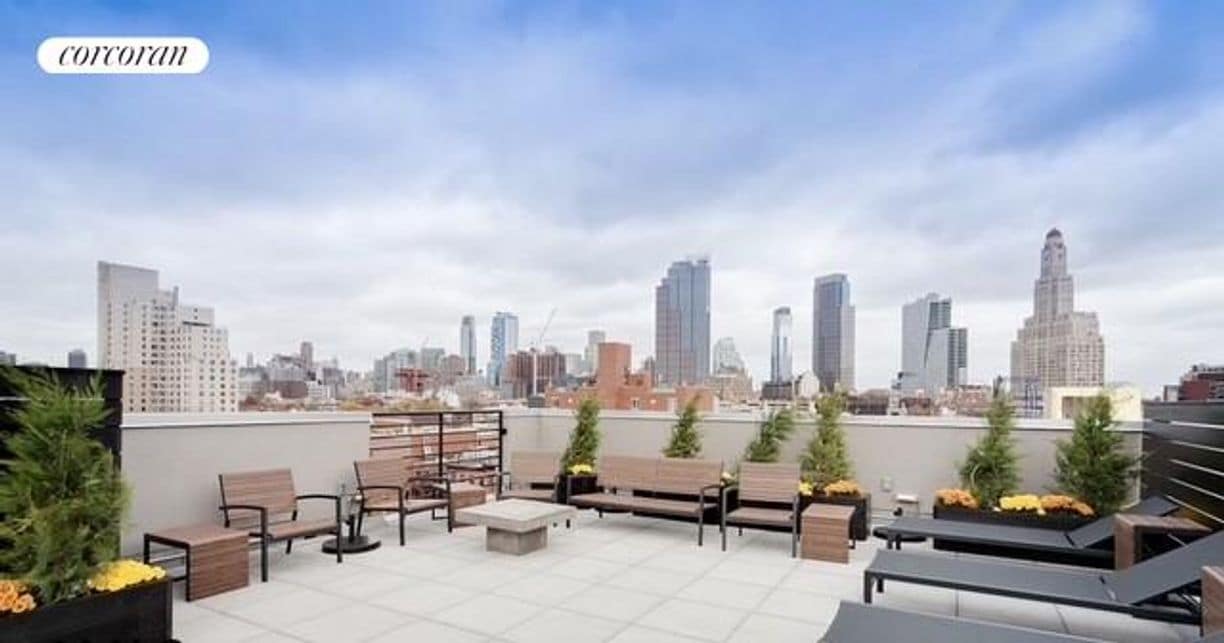 Building Photo - 595 Baltic St