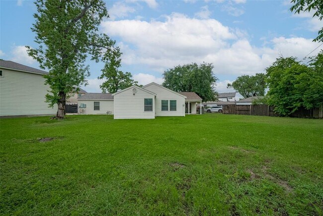 Building Photo - 3206 Arbor St