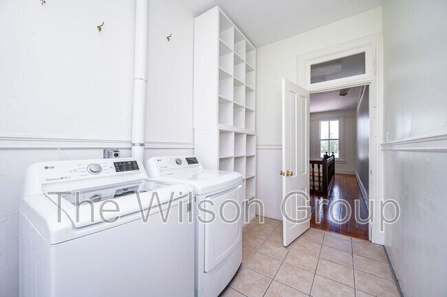 Building Photo - 1007 W Franklin St