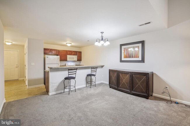 Building Photo - 102 Hunter's Way