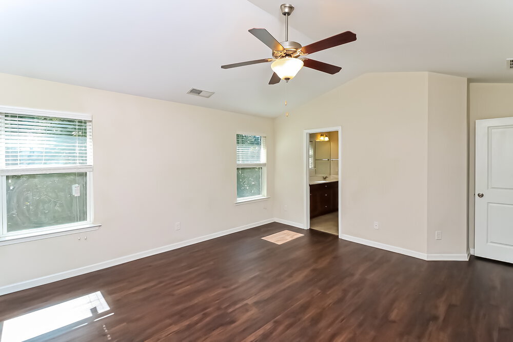 Building Photo - 360 Darbys Run Ct