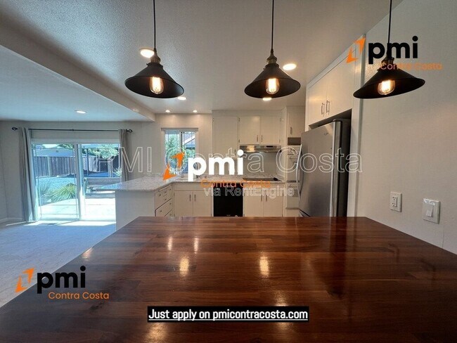 Building Photo - 1173 Las Juntas Way