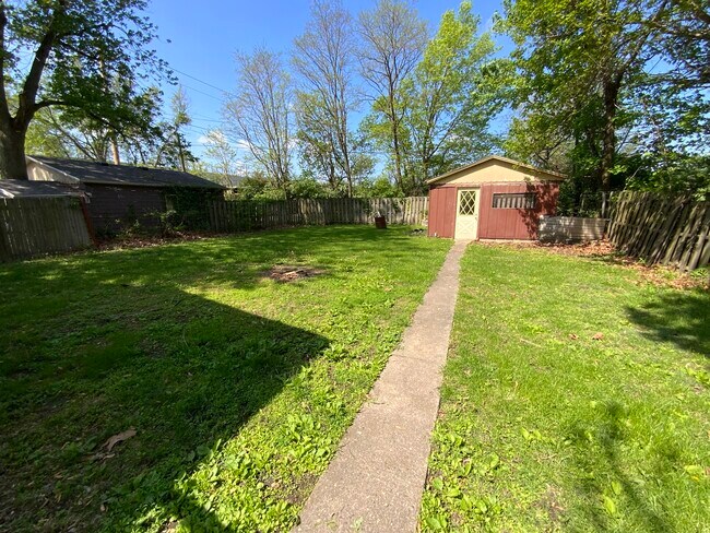 Building Photo - 908 Jewell St