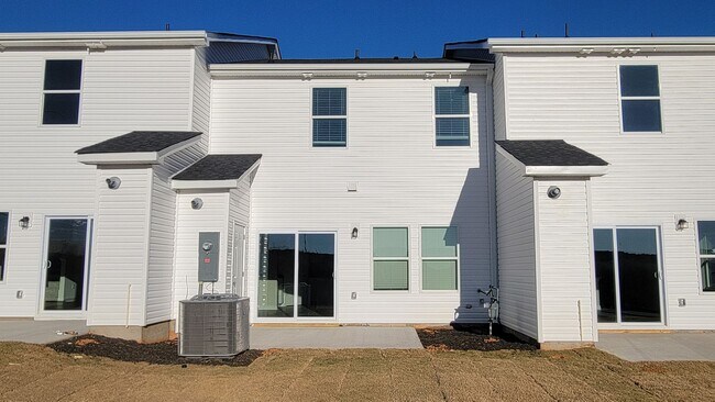 Building Photo - New Townhome in Fountain Inn Available!!