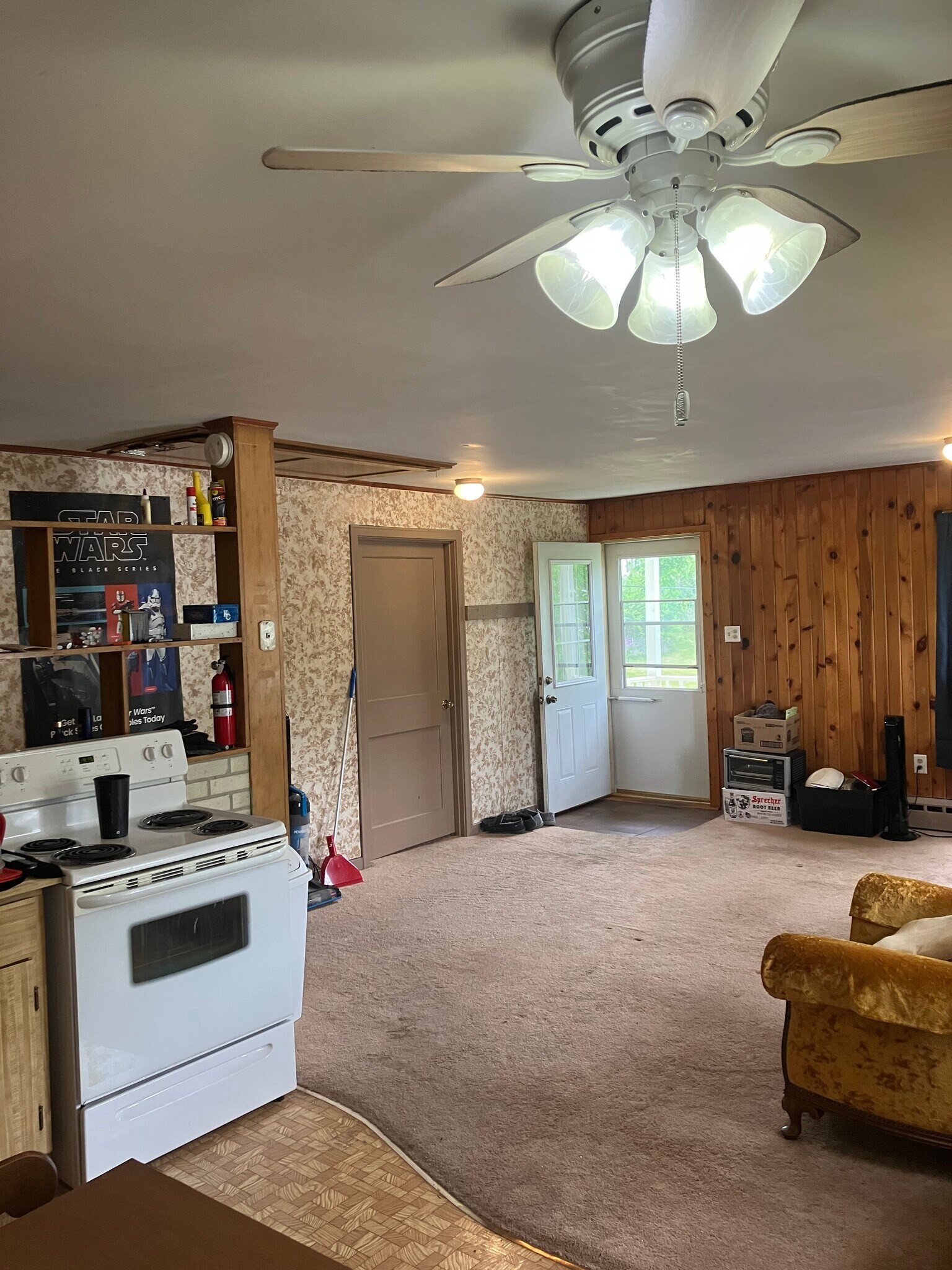 Kitchen to front door - W4160 Main Rd