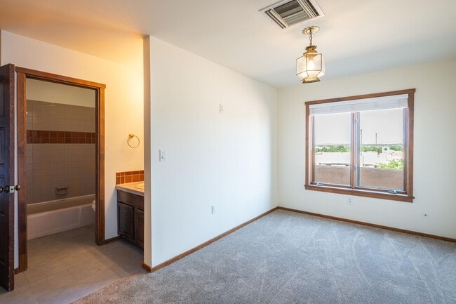 Building Photo - Classic Charm in the Heart of Downtown San...