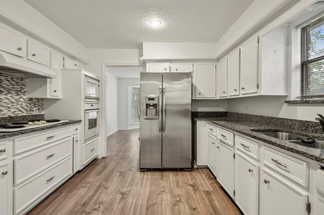 Building Photo - 6503 Misty Creek Dr