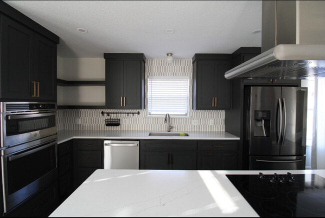 Building Photo - 1405 Meadowlark Ln