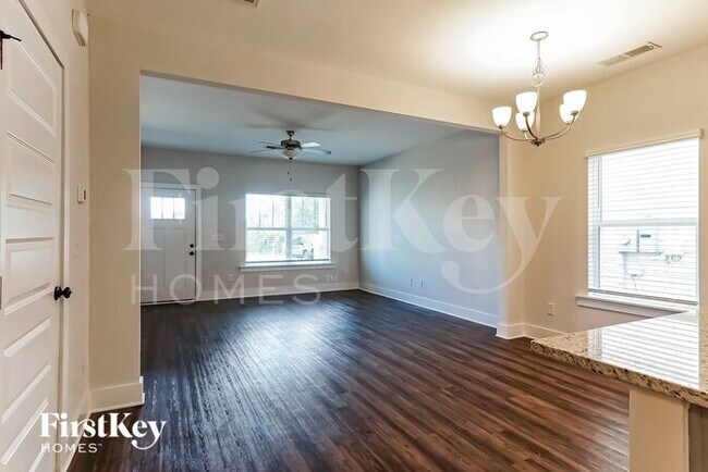Building Photo - 2775 Village Ln