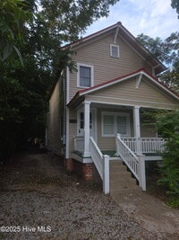 Building Photo - 611 Johnson St