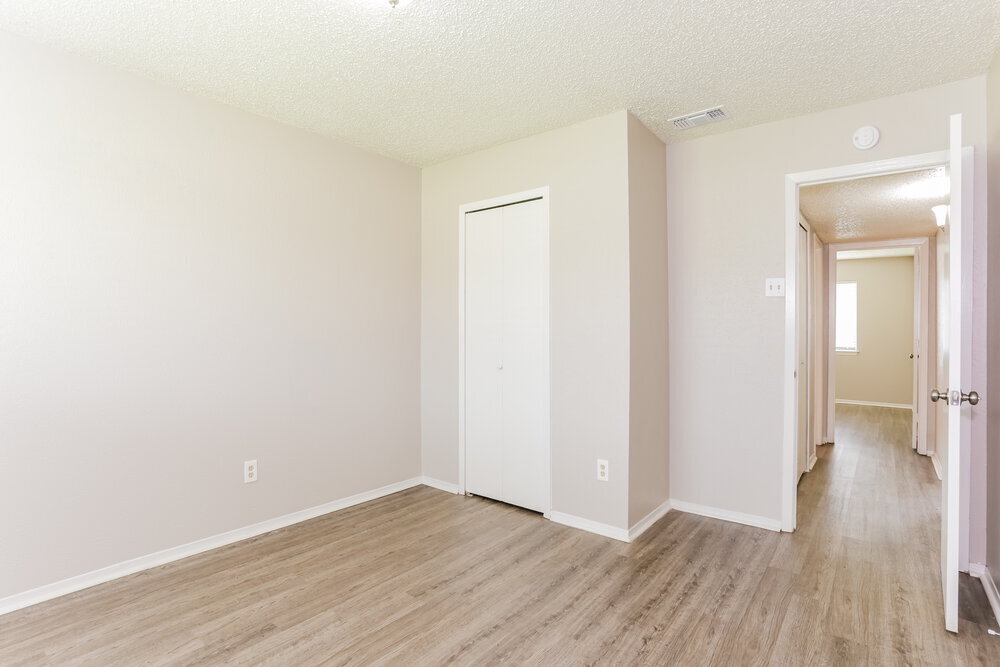 Building Photo - 2505 Crown Cir