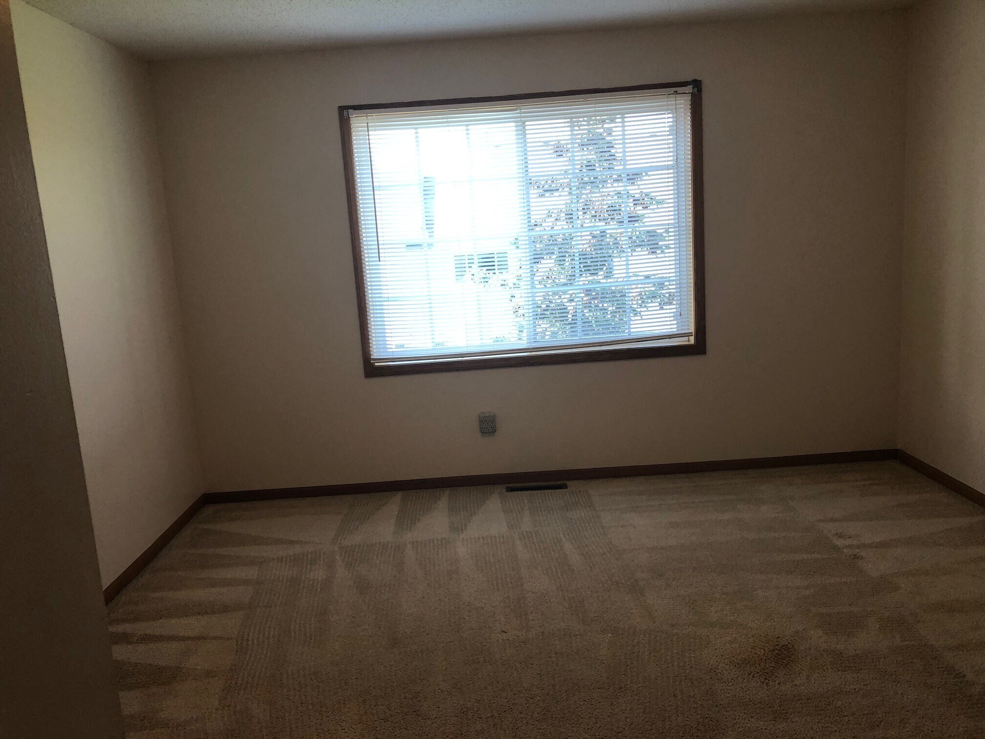 Building Photo - 2457 Yellowstone Dr
