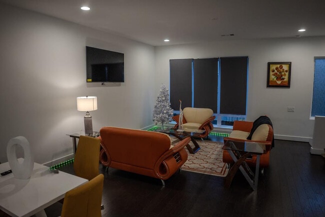 Building Photo - 1680 Memorial Dr SE