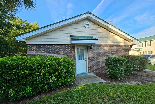 Building Photo - Beautiful updated 1 bedroom 1 bath in Conway
