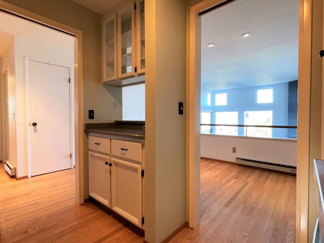 Building Photo - 515 Headlands Ct