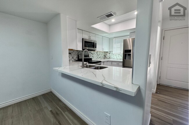 Building Photo - 2Bed/1.5Bath Condo at Cactus Rd/19th Ave! Ready for Immediate Move-In! – POOL VIEW!