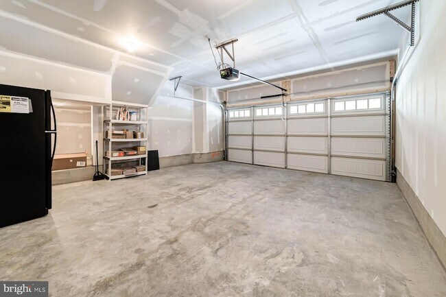 Building Photo - 6227 Almerico Pl