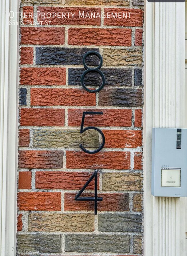 Building Photo - 854 S Front St