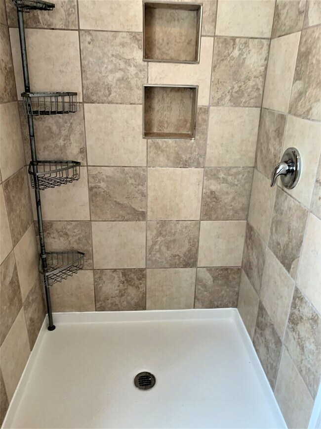 Building Photo - 3 Bdrm/2 Bath home    ?   Gray, TN