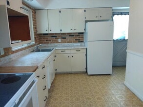 Building Photo - Spacious 3-Bedroom Ranch on Oversized Lot Near Manchester & 141 with Finished Basement