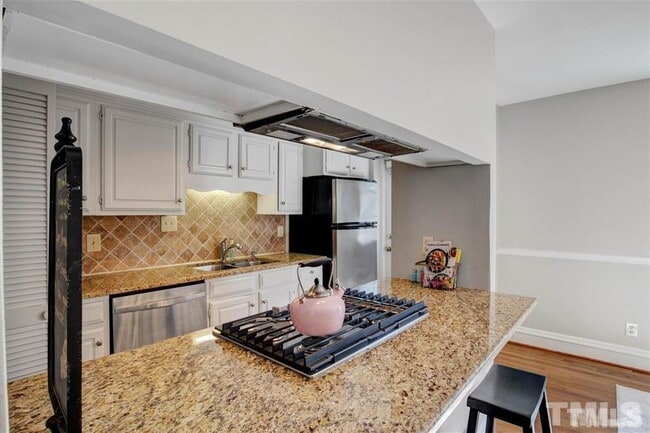 Building Photo - 235 McCauley St