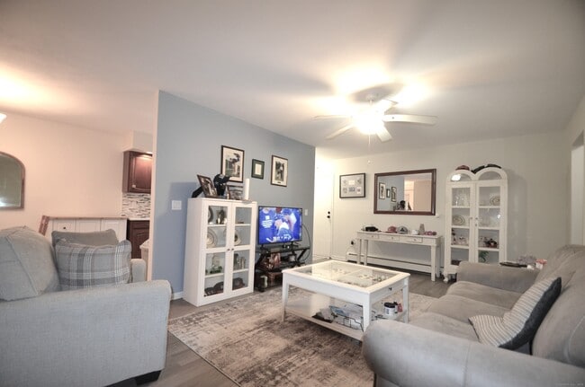 Building Photo - 125 Warner Hill Rd