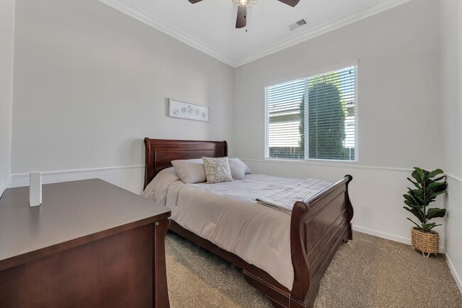 Building Photo - 10577 Eagle Falls Way