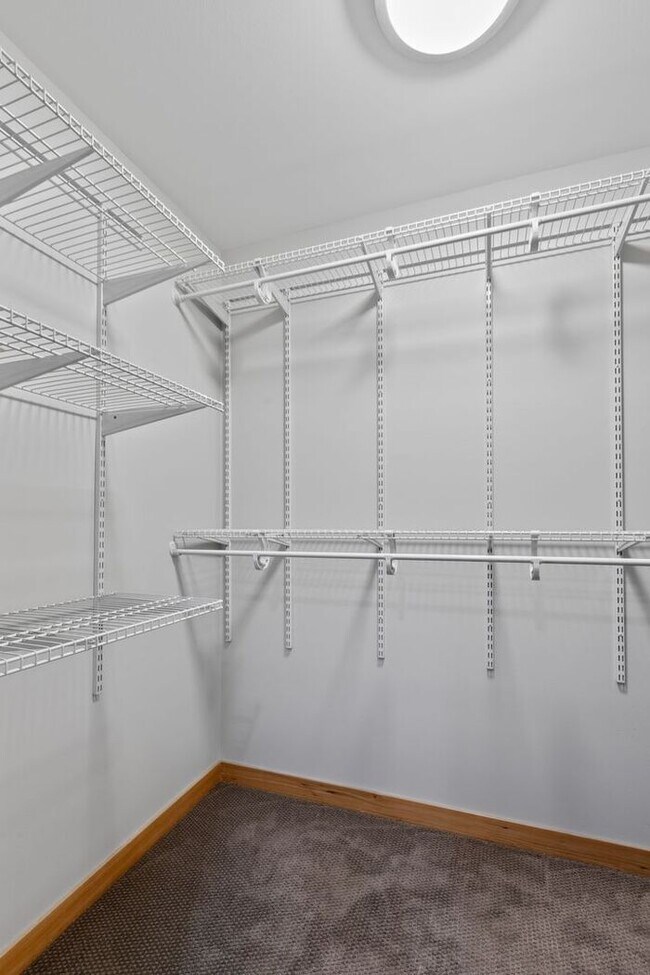 Building Photo - Air Conditioned West Seattle Live/Work Tow...