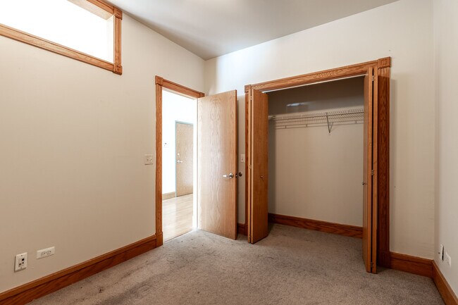 Building Photo - 1160 W Grand Ave