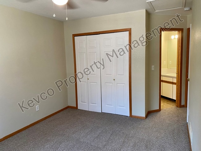 Building Photo - 1637 Westbridge Dr