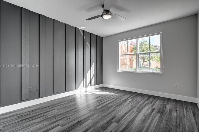 Building Photo - 4700 SW 160th Ave