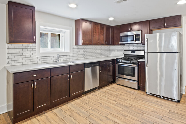 Building Photo - 3614 N Hoyne Ave