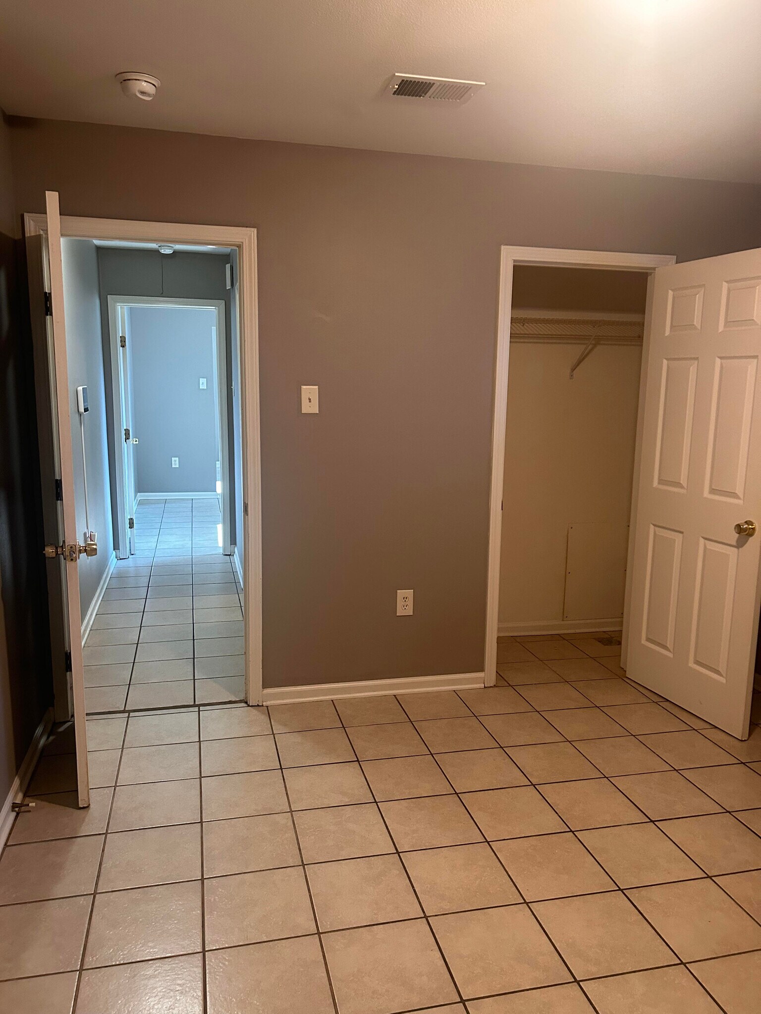 Building Photo - 2521 Law St