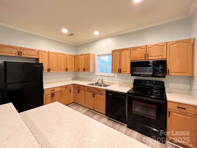 Building Photo - 7014 Elm Hill Ct