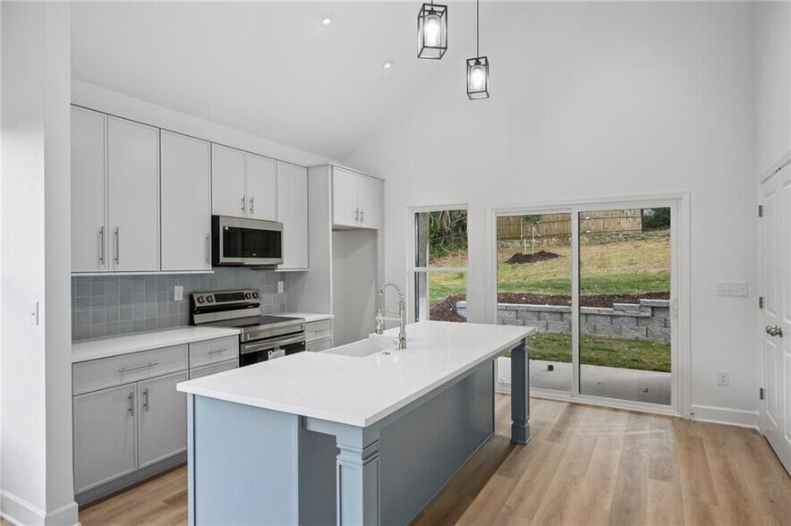 Building Photo - 2050 Morehouse Dr NW
