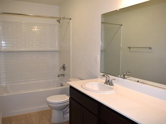 Building Photo - Located in one of Elk Grove's most sought-after neighborhoods