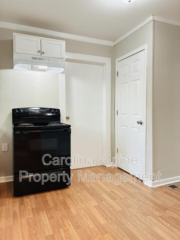 Building Photo - 918 Airline Ext