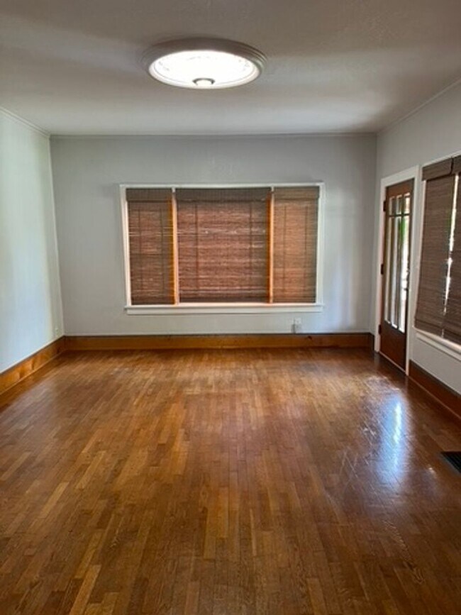 Building Photo - Discover Timeless Charm: Enchanting Historic Home in a Picturesque Small Town