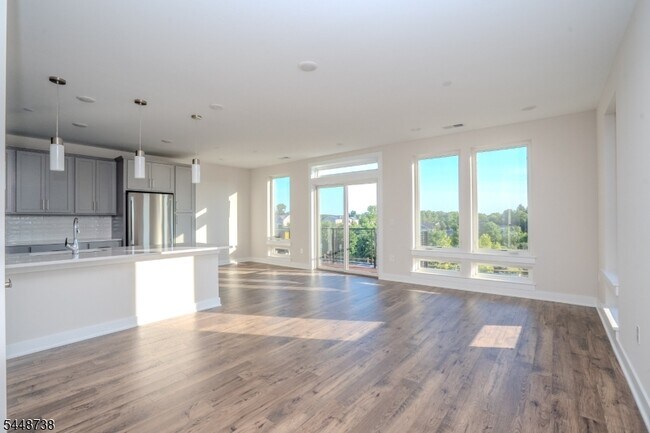 Building Photo - 112 Village Dr