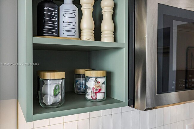 Building Photo - 159 NE 6th St