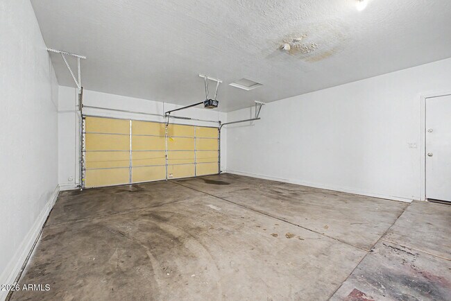 Building Photo - 11755 W Hopi St