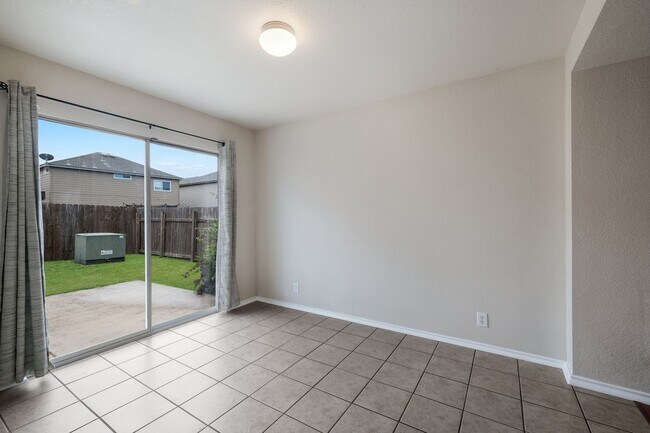 Building Photo - Well-Maintained Home with Open Layout & Great Location