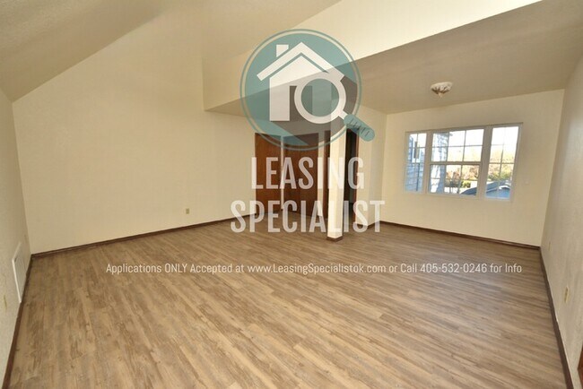 Building Photo - Central Norman 3 Bed 3 Bath PRELEASING FOR FALL 2026 SEMESTER