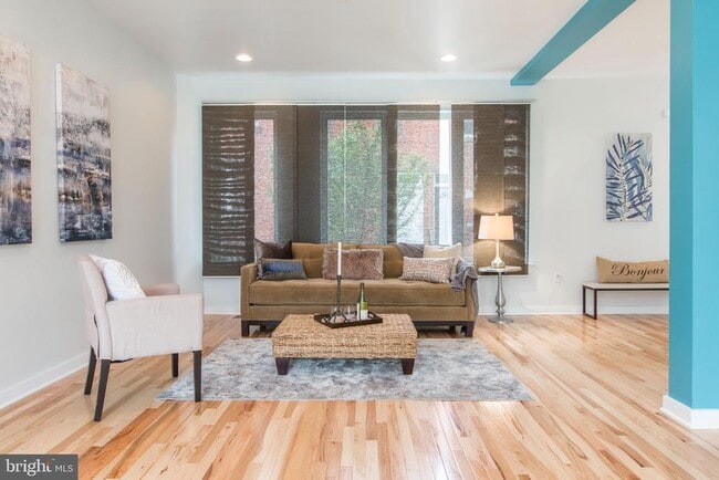 Building Photo - 3039 Baltz St