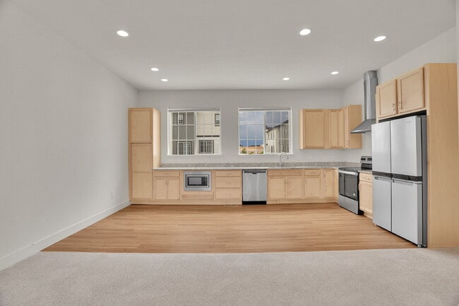 Building Photo - $2,680 - 2 Bed, 2.5 Bath Townhome in Broom...
