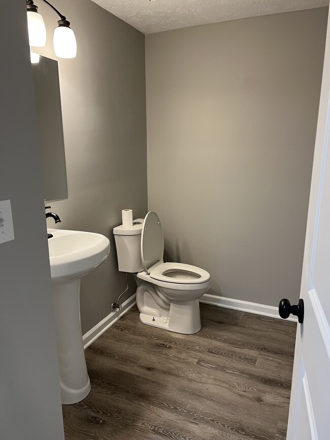 Building Photo - 4920 Drayton Rd