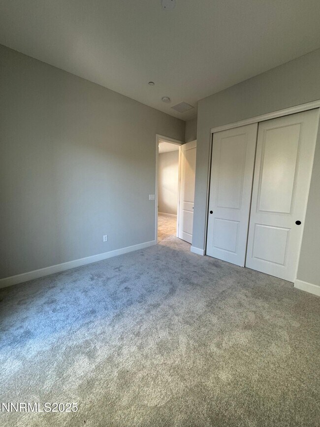 Building Photo - 1521 Golf Club Dr