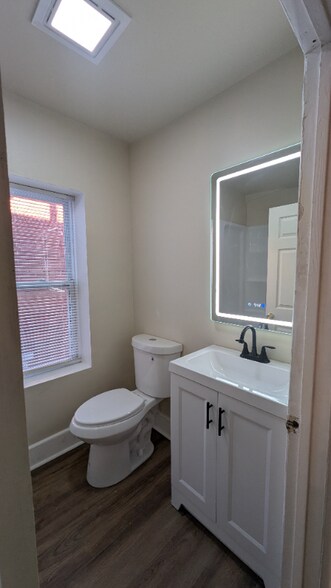 Building Photo - 202 Cherry St