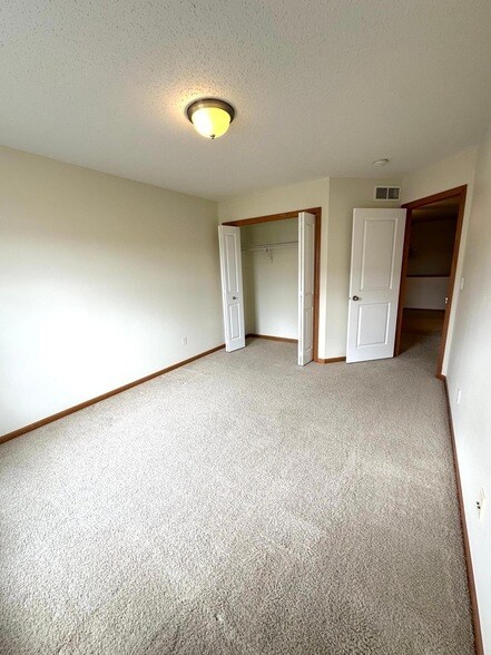 Building Photo - 15375 60th Ave N