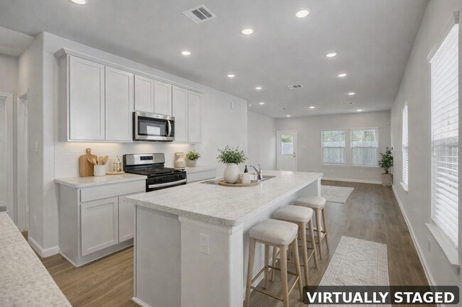 Building Photo - 16517 Opportunity Wy